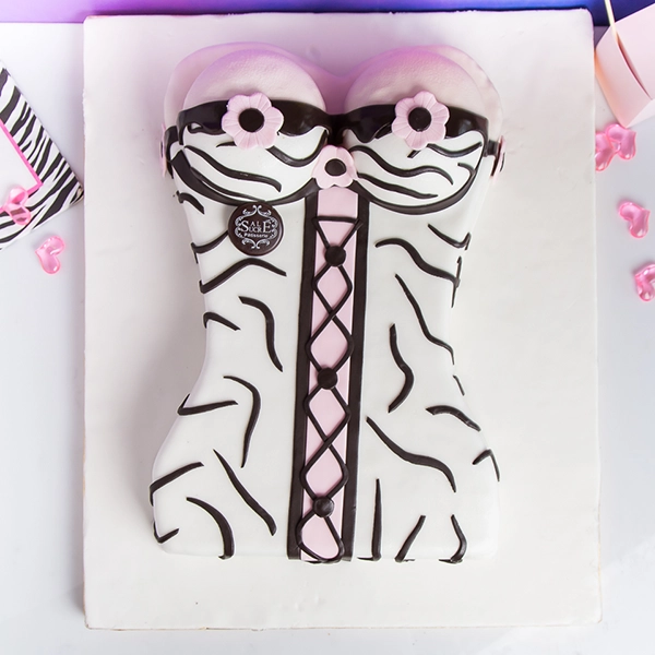 Midnight Corset Henna Cake